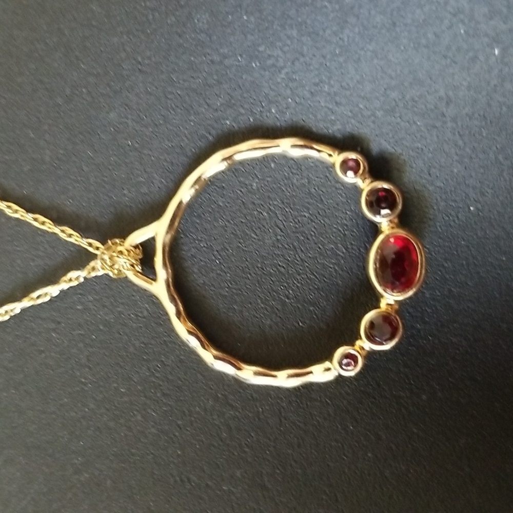 Vintage Avon Necklace - Picture 9 of 10